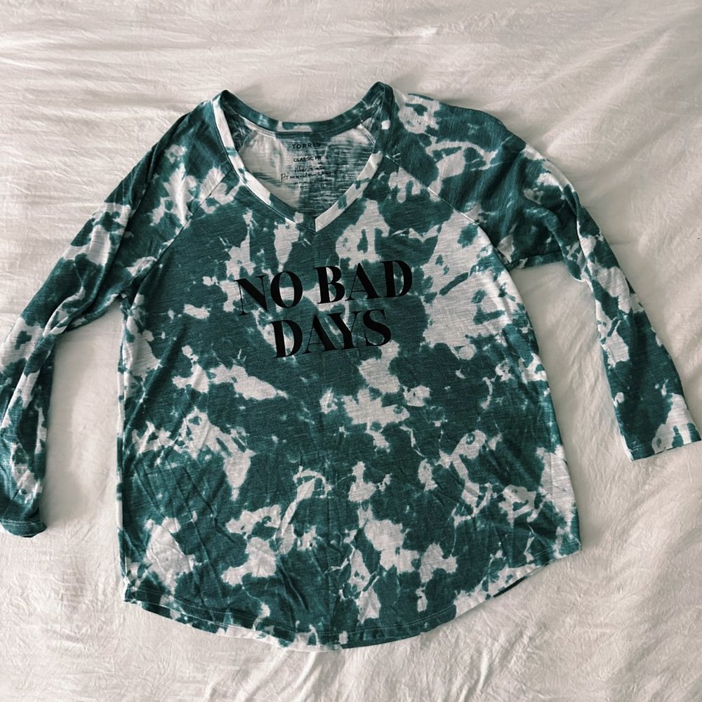 EUC No Bad Days Classic Fit V-Neck Long Sleeve Size 1X